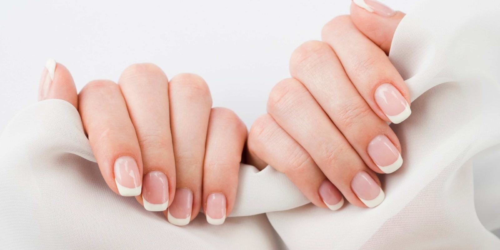 Manicure klasyczny, hybrydowy, japoński. Co wybrać? 1 manicure klasyczny hybrydowy japonski co wybrac 327 2